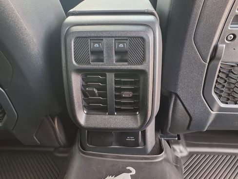 Used 2025 Ford Bronco Badlands w/ Sasquatch Package image 18