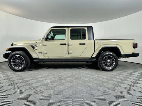 Used 2022 Jeep Gladiator Overland w/ Popular Equipment Package AWD/4WD image 16