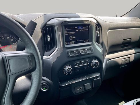Used 2022 Chevrolet Silverado 1500 Custom AWD/4WD image 7