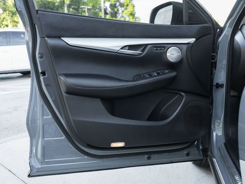 Used 2022 INFINITI QX50 Sensory image 30