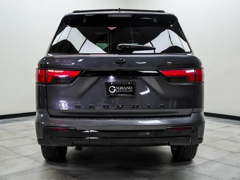 Used 2024 Toyota Sequoia Platinum AWD/4WD image 9