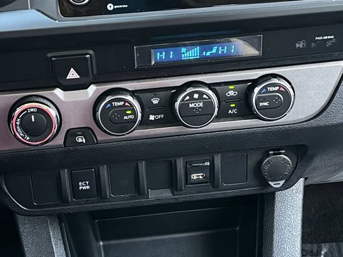 Used 2023 Toyota Tacoma SR AWD/4WD image 18