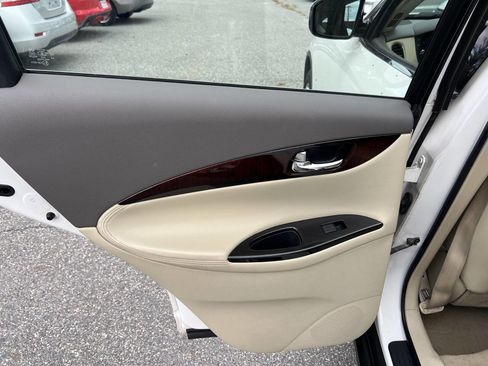 Used 2010 INFINITI EX35 Journey image 18