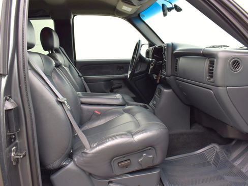 Used 2002 Chevrolet Silverado 2500 LS w/ Electrical Convenience Pkg AWD/4WD image 41