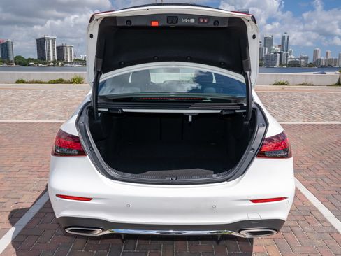 Used 2023 Mercedes-Benz E 350 4MATIC Sedan image 39