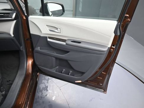 Certified 2022 Toyota Sienna XLE w/ XLE Plus Package AWD/4WD image 73