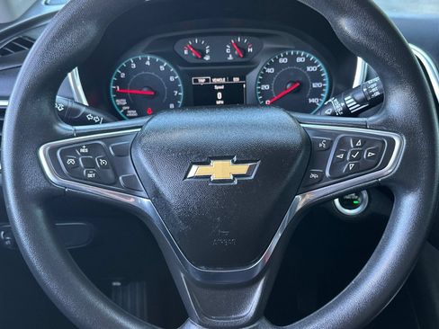 Used 2018 Chevrolet Equinox LT FWD image 23