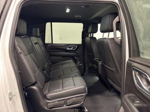 Used 2024 Chevrolet Suburban LT image 29