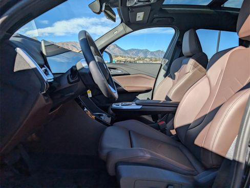 Certified 2025 BMW X1 xDrive28i w/ Technology Package image 11