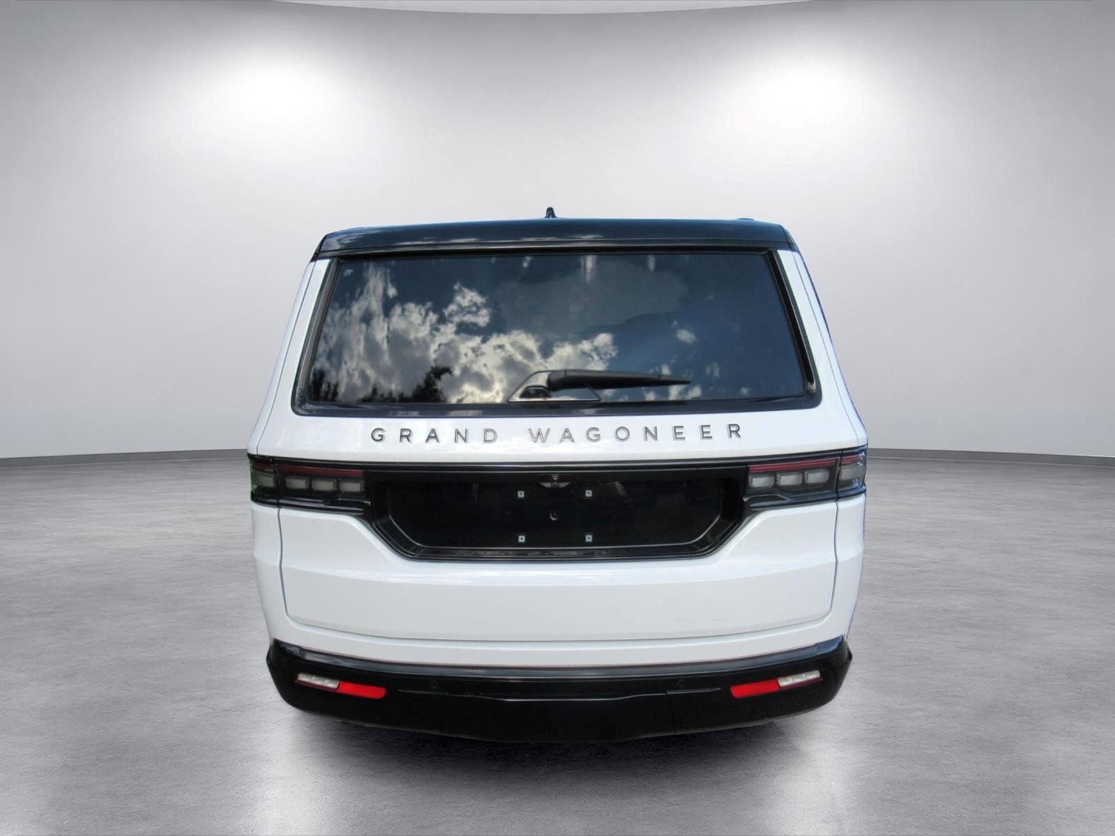 Used 2025 Jeep Grand Wagoneer Series III w/ Rear Seat Video Group 1 AWD/4WD image 6