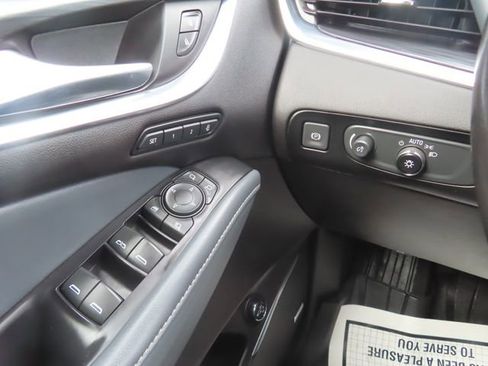 Used 2021 Buick Enclave Premium w/ Sun and Sites Package AWD/4WD image 35