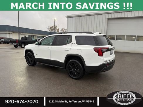 Used 2023 GMC Acadia SLE w/ Driver Convenience Package image 11