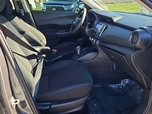 Used 2024 Nissan Kicks S image 12