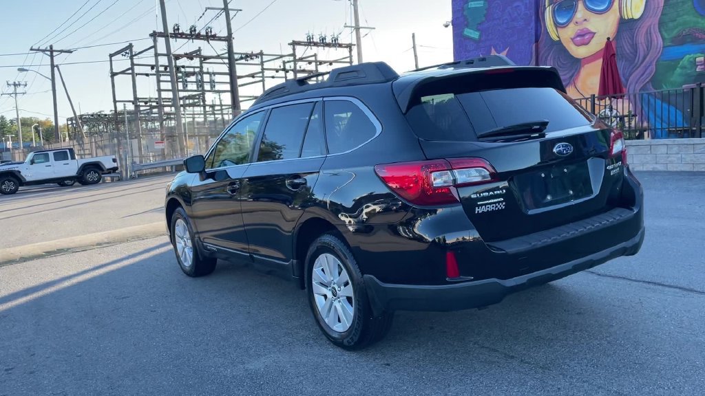 Used 2015 Subaru Outback 2.5i Premium AWD/4WD image 3