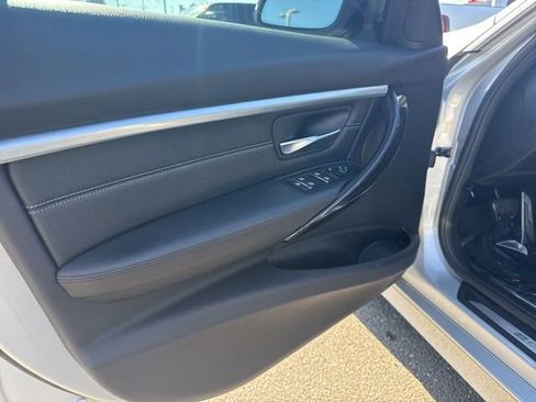 Used 2017 BMW 330e RWD image 18