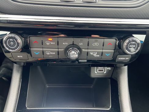 New 2026 Jeep Compass Limited image 30