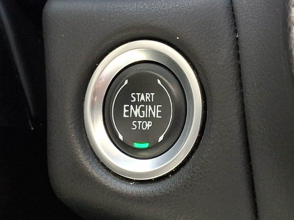 Used 2024 GMC Yukon XL AT4 w/ Technology Package AWD/4WD image 22