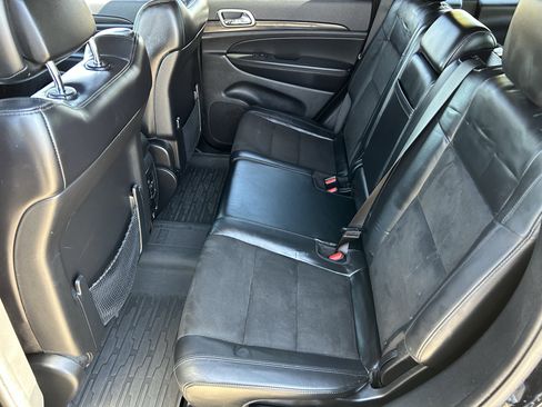 Certified 2021 Jeep Grand Cherokee Laredo X image 16