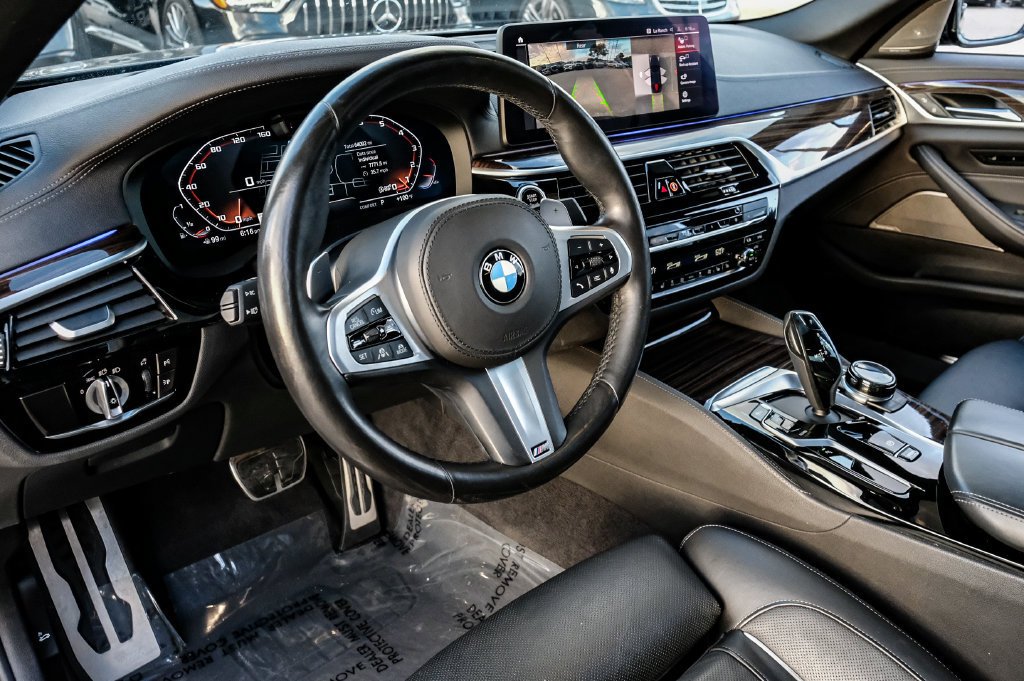 Used 2021 BMW M550i xDrive w/ Executive Package AWD/4WD image 13