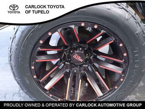 Used 2018 Toyota Tacoma TRD Off-Road AWD/4WD image 44