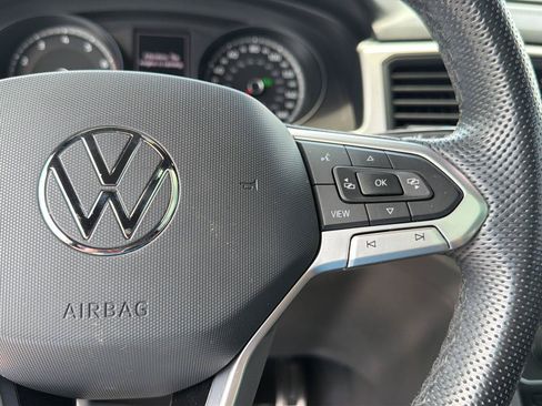 Used 2021 Volkswagen Atlas Cross Sport SE FWD image 21