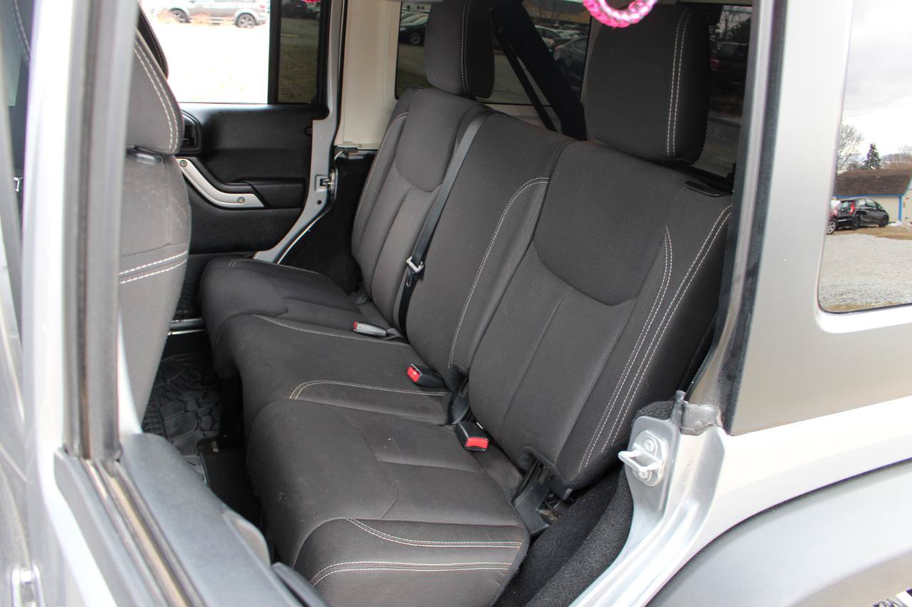 Used 2016 Jeep Wrangler Unlimited Rubicon AWD/4WD image 29