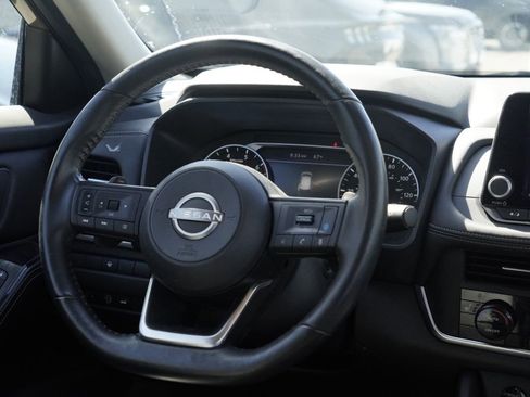 Used 2024 Nissan Rogue SV w/ SV Premium Package image 21