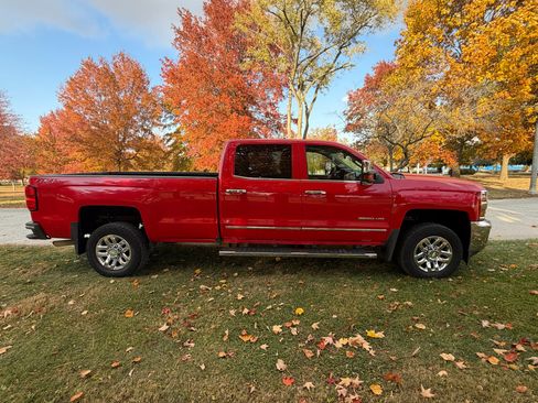 Used 2018 Chevrolet Silverado 3500 LTZ image 3