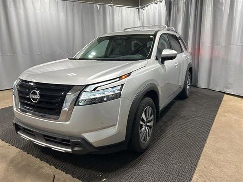 Used 2024 Nissan Pathfinder SL w/ Cargo Package image 13