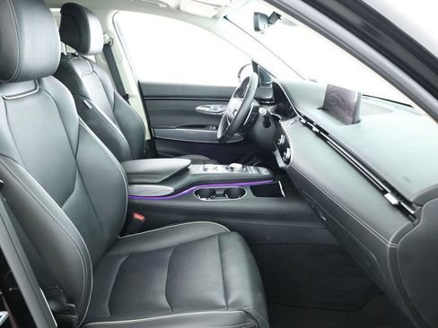 Used 2024 Genesis GV70 2.5T w/ Advanced Package image 25