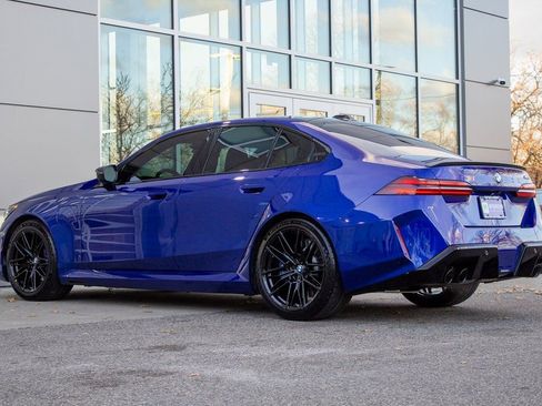 Used 2025 BMW M5 w/ Carbon Package image 8