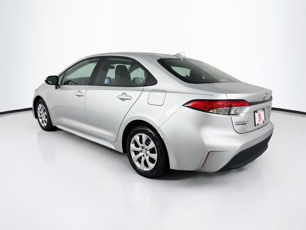Used 2024 Toyota Corolla LE FWD image 7