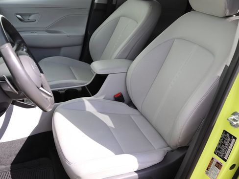Used 2024 Hyundai Kona Limited FWD image 4