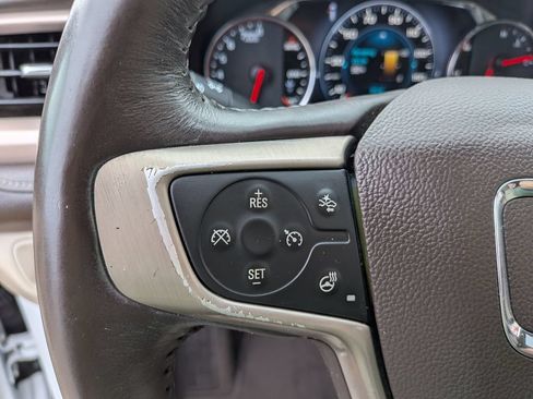 Used 2018 GMC Acadia Denali w/ Technology Package FWD image 14