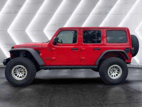 Used 2025 Jeep Wrangler Unlimited Rubicon AWD/4WD image 4
