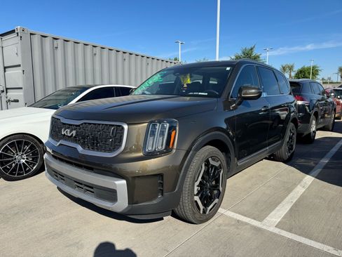 Certified 2023 Kia Telluride EX FWD image 2