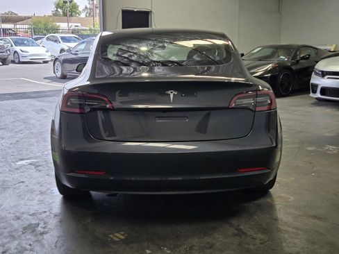 Used 2023 Tesla Model 3 Standard Range image 3