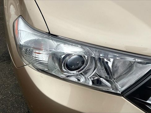 Used 2011 Toyota Highlander SE w/ Tech Pkg image 30