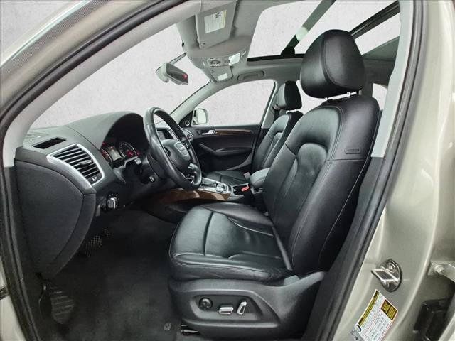 Used 2017 Audi Q5 2.0T Premium Plus w/ Technology Package AWD/4WD image 17