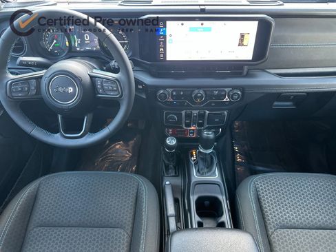 Certified 2025 Jeep Wrangler Unlimited Rubicon 4xe w/ Convenience Group AWD/4WD image 14