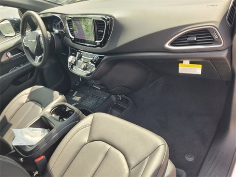 New 2026 Chrysler Voyager LX image 15