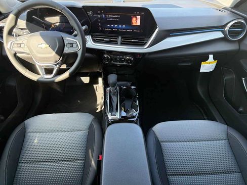 New 2026 Chevrolet Trax LT w/ Driver Confidence Package image 12