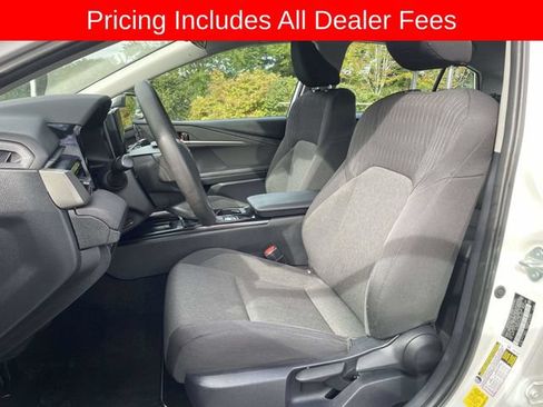 Used 2025 Toyota Camry LE FWD image 20