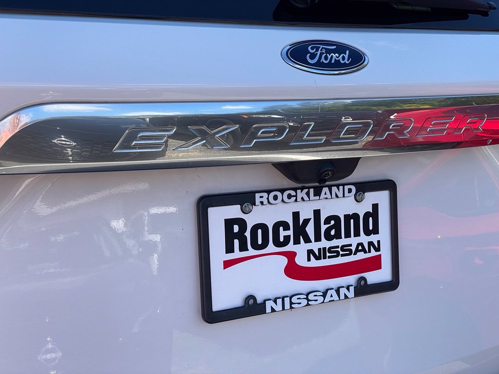 Used 2022 Ford Explorer Platinum w/ Equipment Group 601A AWD/4WD image 37