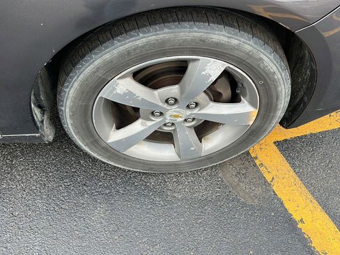 Used 2011 Chevrolet Malibu LT image 28