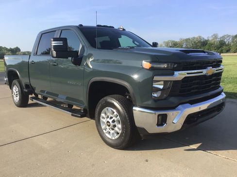 New 2026 Chevrolet Silverado 2500 LT w/ Safety Package AWD/4WD image 1