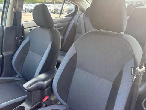 Used 2025 Nissan Versa SV FWD image 34