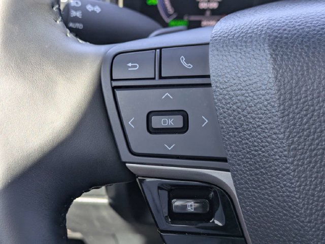 Used 2025 Toyota Camry XSE FWD image 24