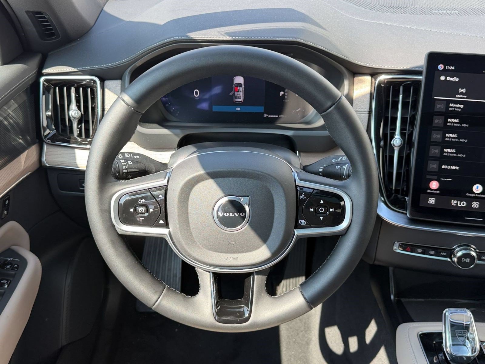 Certified 2026 Volvo XC90 B6 Plus AWD/4WD image 11