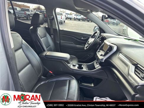 Used 2023 GMC Acadia SLT image 29